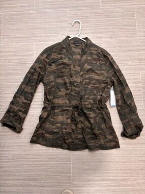 Women’s Camouflage Drawstring Utility Jacket - Green